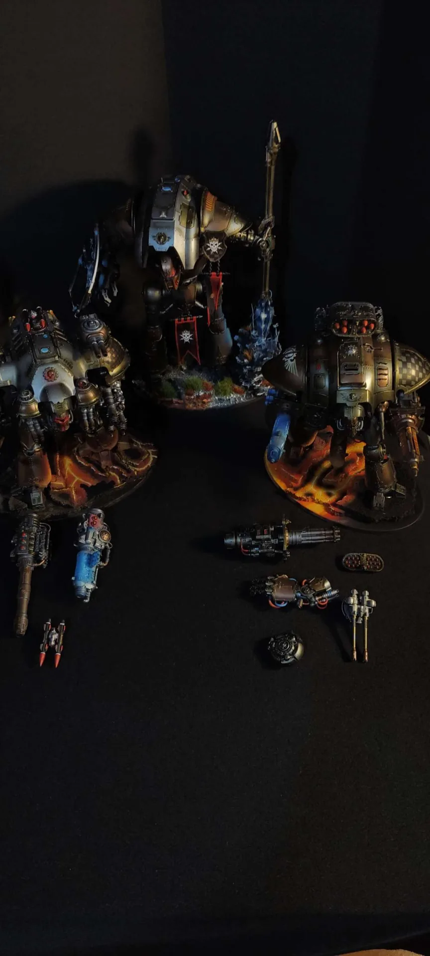 Imperial Knights — Grupo y armamento — miniatura WARHAMMER 40K pintada por encargo por Bierzo Art Studio