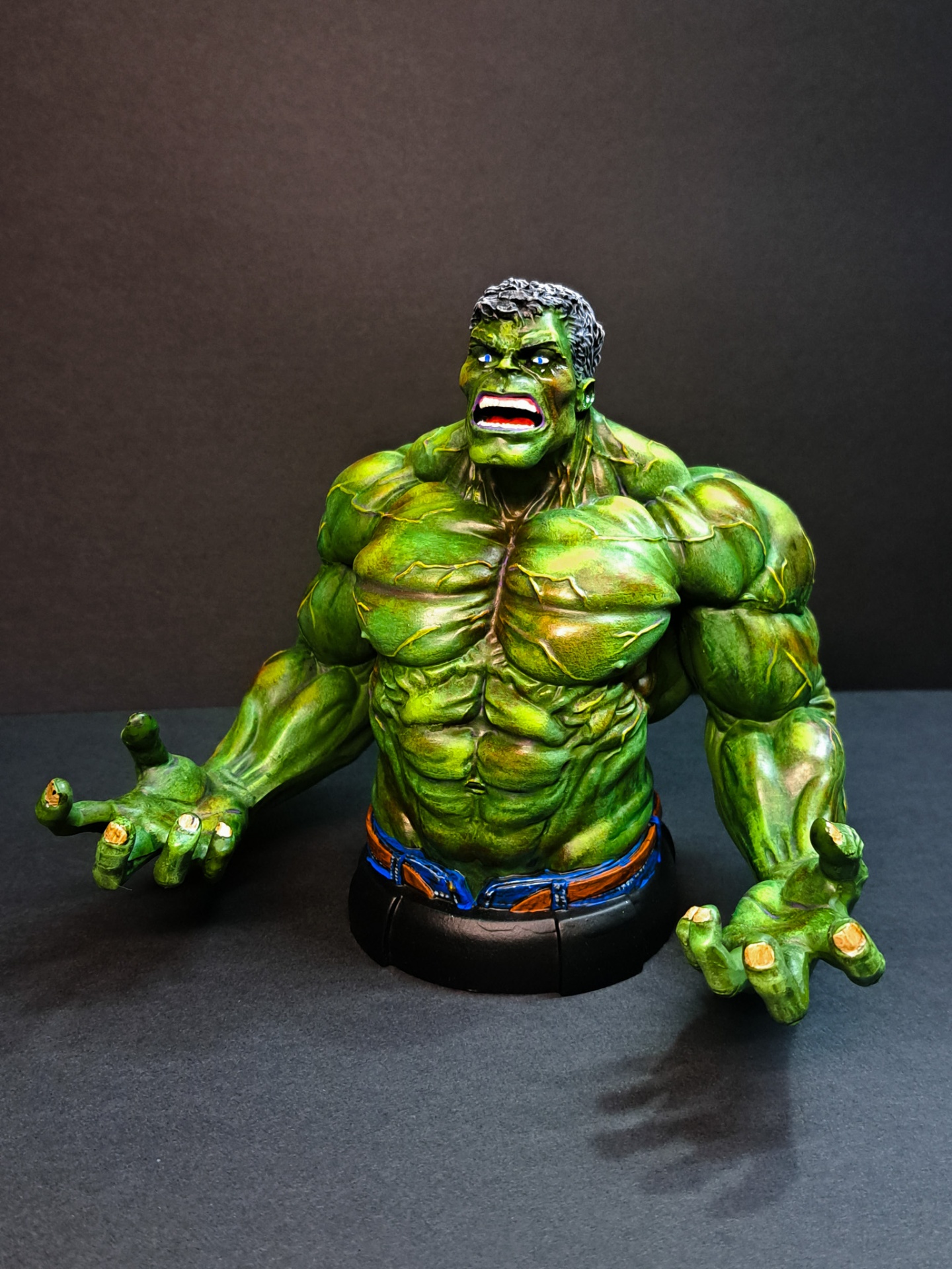 HULK — miniatura BUSTOS pintada por encargo por Bierzo Art Studio