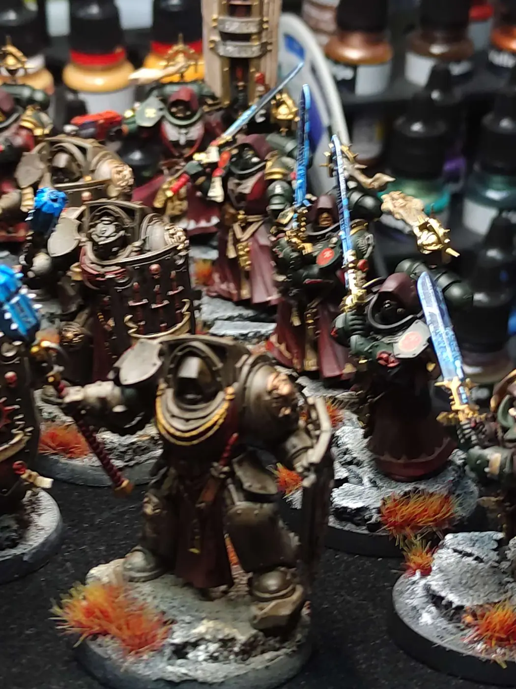 Dark Angels — Terminators y veteranos con espadas de energía — miniatura WARHAMMER 40K pintada por encargo por Bierzo Art Studio