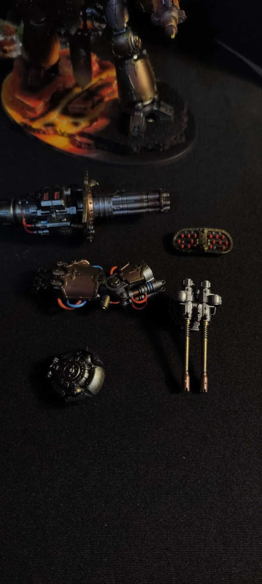 Imperial Knight Questoris — Armamento intercambiable — miniatura WARHAMMER 40K pintada por encargo por Bierzo Art Studio